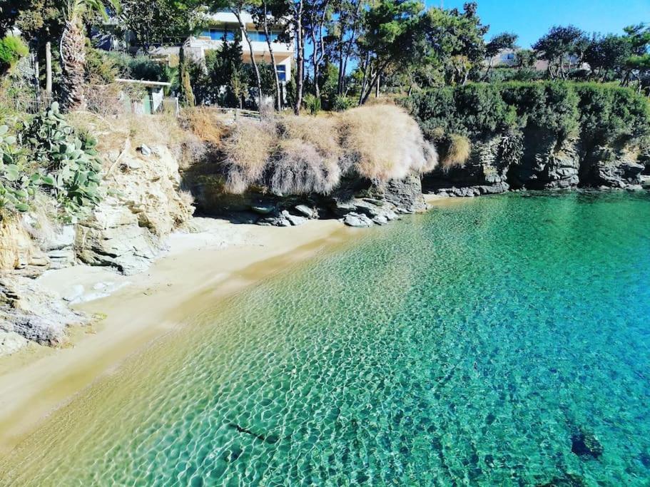 Lenico Beachfront Suites Agia Pelagia Екстериор снимка