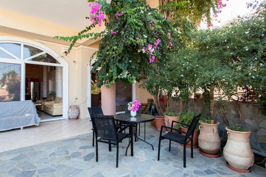 Lenico Beachfront Suites Agia Pelagia Екстериор снимка